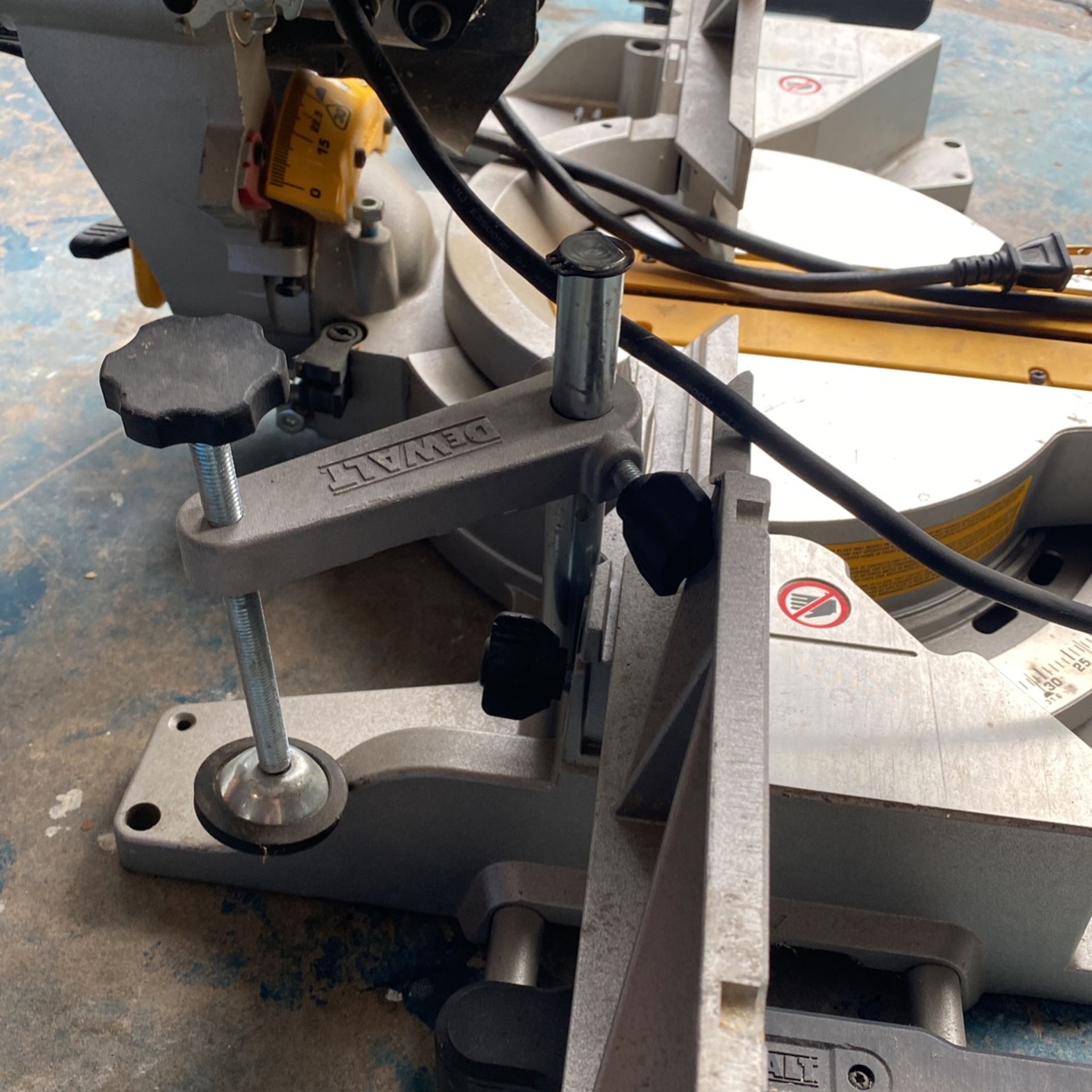 Dewault 12” Miter Saw Model Dws779 Home & Garden