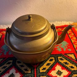 CAFETERA ANTIGUA DE BRONCE CON AGARRADERA