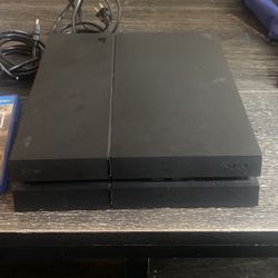 PS4 In Good Condition With Games And Controllers 