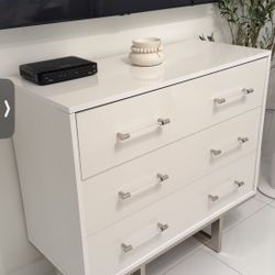 Modern Luxury White 3-Drawer Dresser — High Gloss, Acrylic Handles