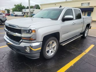 2018 Chevrolet silverado pick up truck MINT