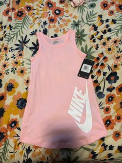 Girls dress size 4 t new with tags