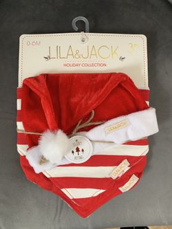 Set Of Two Bibs And One Hat