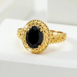 Woman's Ring 
