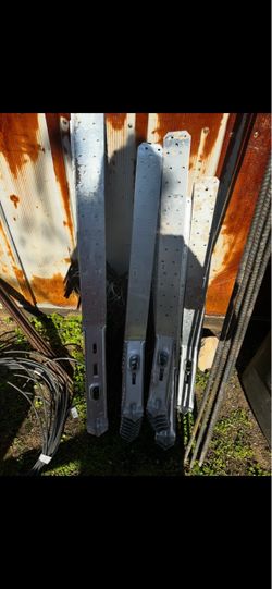 Straps tie new