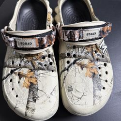 Crocs (Real Tree)