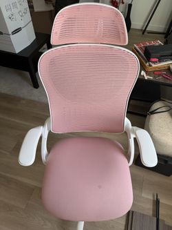 Ergonomic desk chair