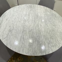 Tulip shaped marble dining table and chairs
