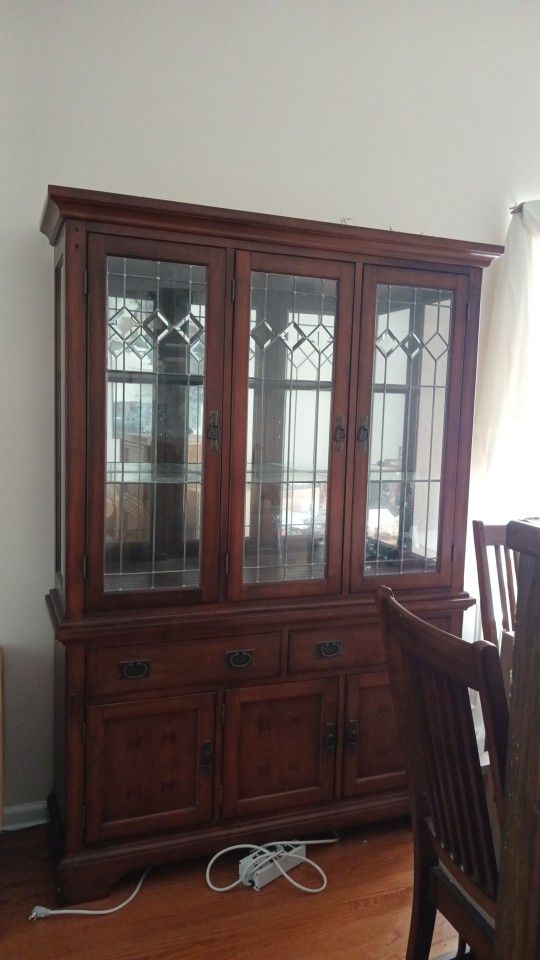 Beautiful China Cabinet And Dining Table (8)