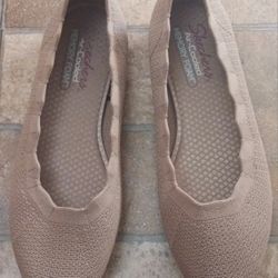LADIE'S  SKETCHERS  BRAND NEW SIZE 10