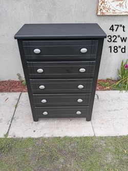 5 Drawer Solid Wood Matte Black Dresser