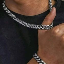 Stainless Steel Necklace And Bracelet 