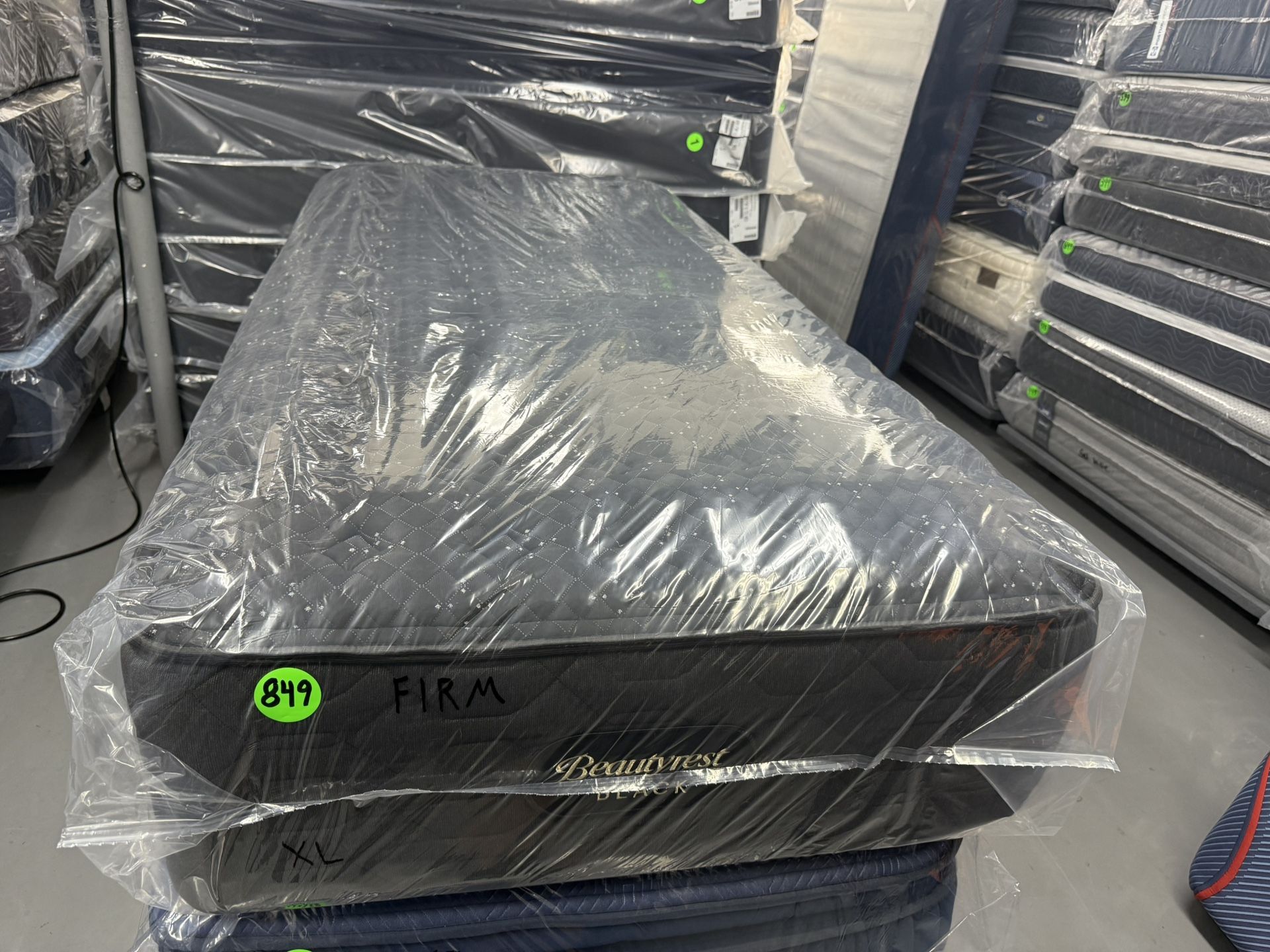 TWIN XL SIMMONS BEAUTYREST BLACK SERIES 3 MATTRESS & BOX SPRING BED SET