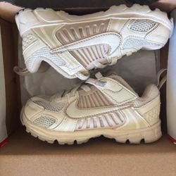 Toddler Nike Vomero 5