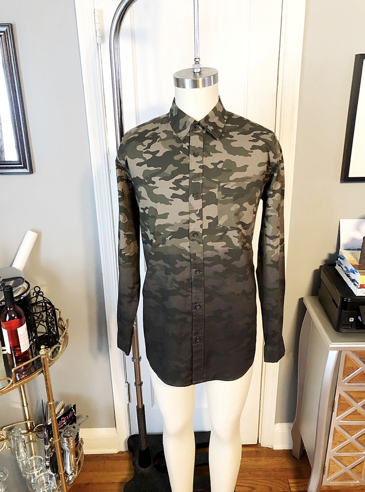 New! Men's Camo George slim fit shirt size Large. Dip Dye Woven