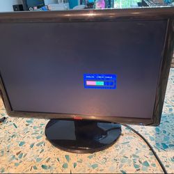 Revo 19” Computer Monitor 