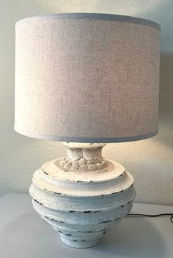 Coastal Beachy Seashell Shell 28” Tall Light Colored Table Lamp Like NEW!