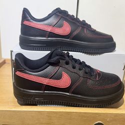 Nike Air Force 1’s LV8 Sneakers