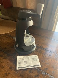 Pampered Chef Veggie Spiralizer. Like New