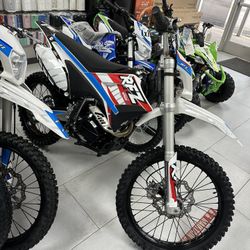 Apollo RFZ 250CC Dirt Bike Brand New!! Finance For $50 Down Payment!!