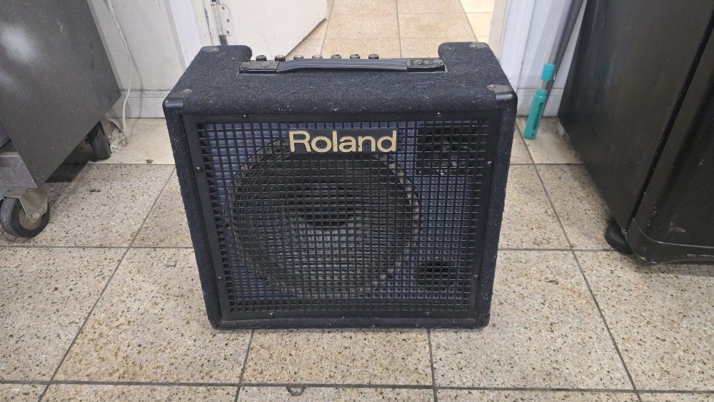 Roland KC-100