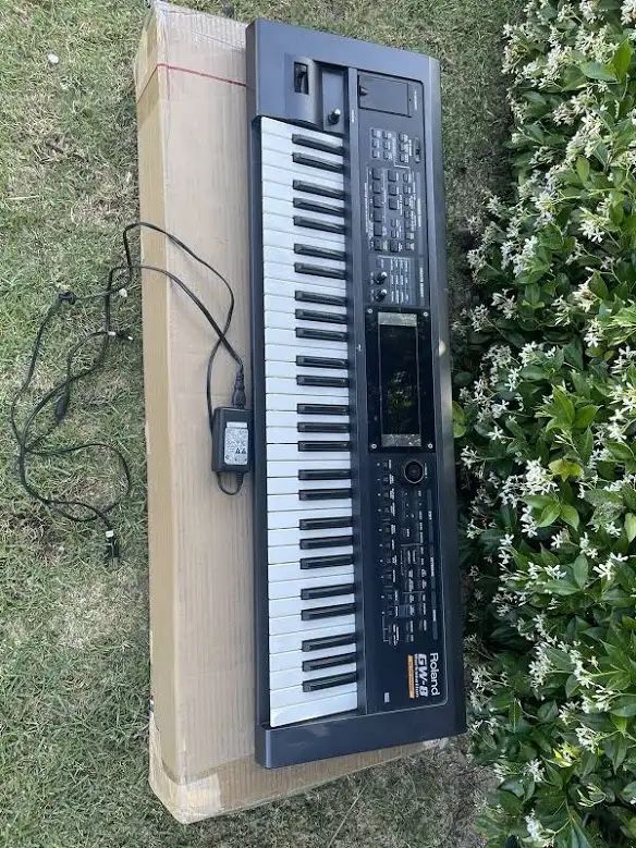 Roland GW-8 61-Key Workstation Keyboard