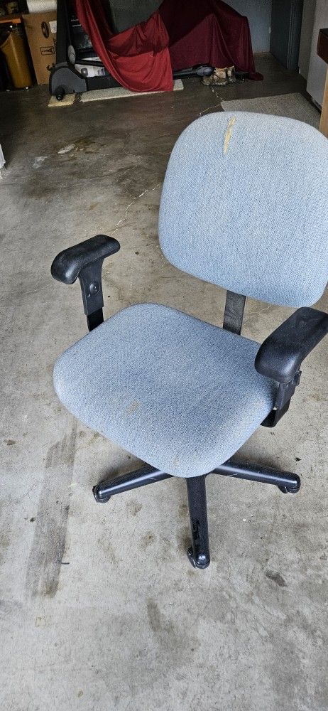 Sturdy Desk Chair
