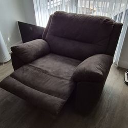 Oversized Lazyboy Recliner 