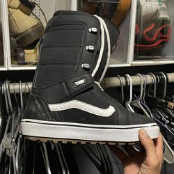 Vans snowboard boots wore once wrong I’m 10.5 these are 10