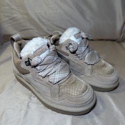 UGG Kids Lowmel Sneakers Size 13 New With Box