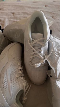 Kobe VIII Nike White Sneakers