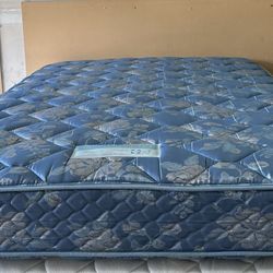 Queen Size Mattress (Colchon Queen Size)