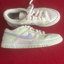 Wmns Nike Dunk Low “Lime Ice”   Size 8w  