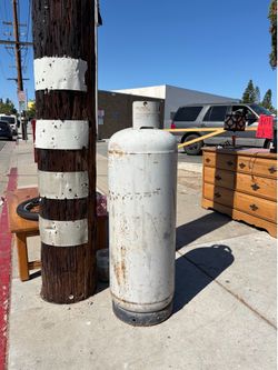 Gas tank