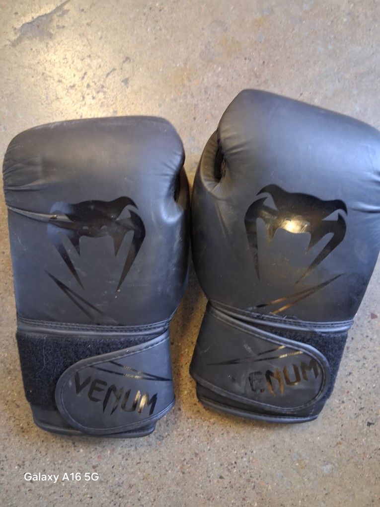 14oz Viper Boxing Gloves