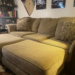 Comfortable Living Room Set – 2 Chairs, Sleeper Couch & 2 Ottomans (Sturdy & Cozy)