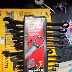 Husky
Universal Metric Combination Wrench (10-Piece)