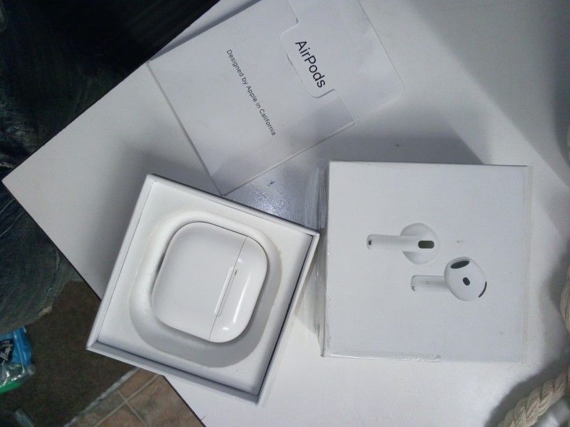 Apple Earbuds, 4 Generation