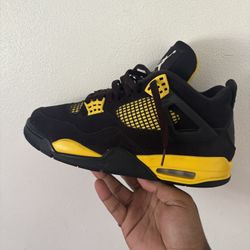 Jordan 4 Thunder 
