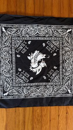 Official Los Lobos Wolf Bandana – Black & White Paisley Streetwear