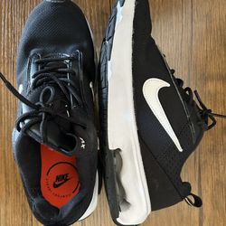 Nike Women's Air Max INTRLK Lite Sneakers Size 7