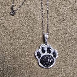 Paw Print Pendant Black&white Moissanite In Silver 