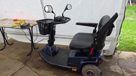 Pride Celebrity X  3 wheel mobility scooter