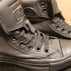 Converse kid's size 4/women's size 6