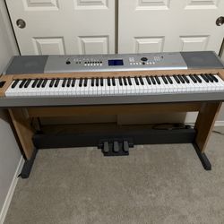 Yamaha DGX630 88-key Keyboard