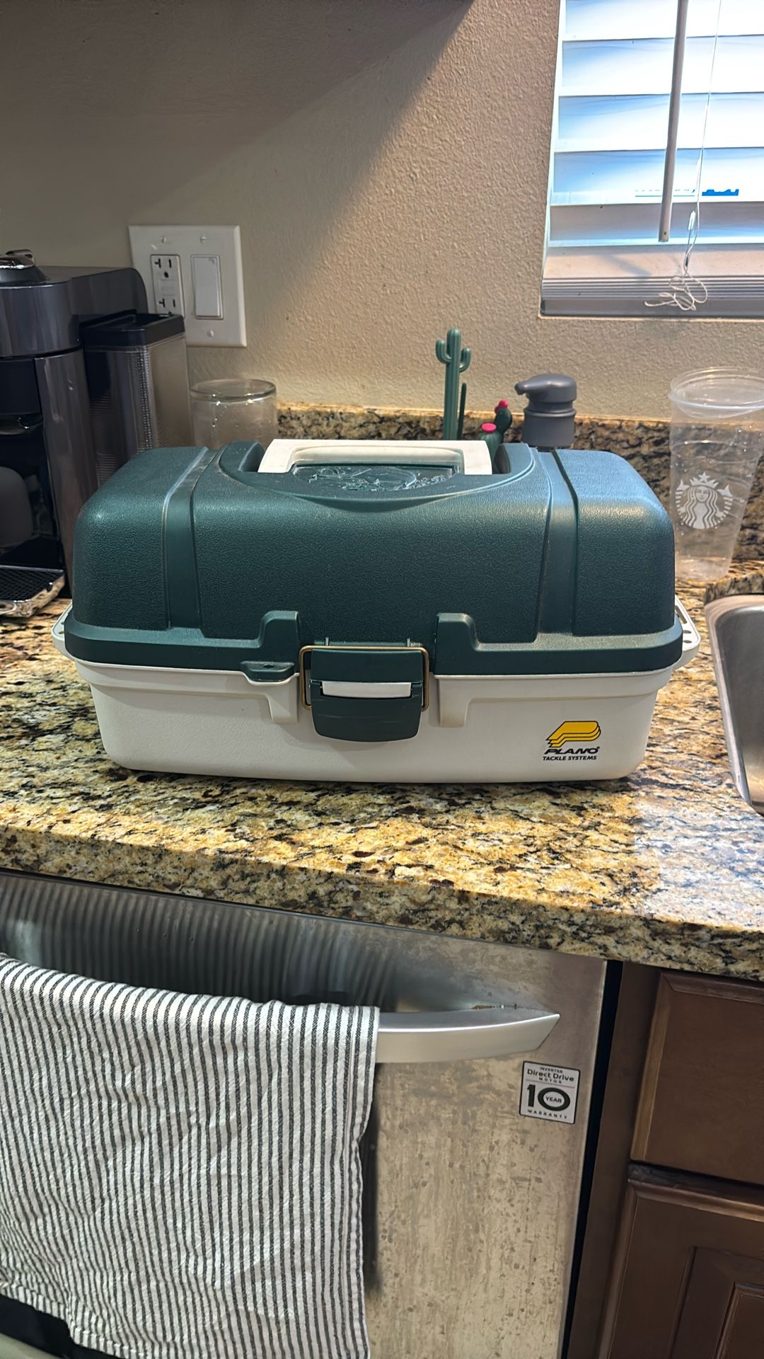 Plano Fishing 🎣 Tackle Box With 3 Shelves Lockable
