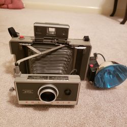 Polorid Camera With Flash,  Works. $40.00