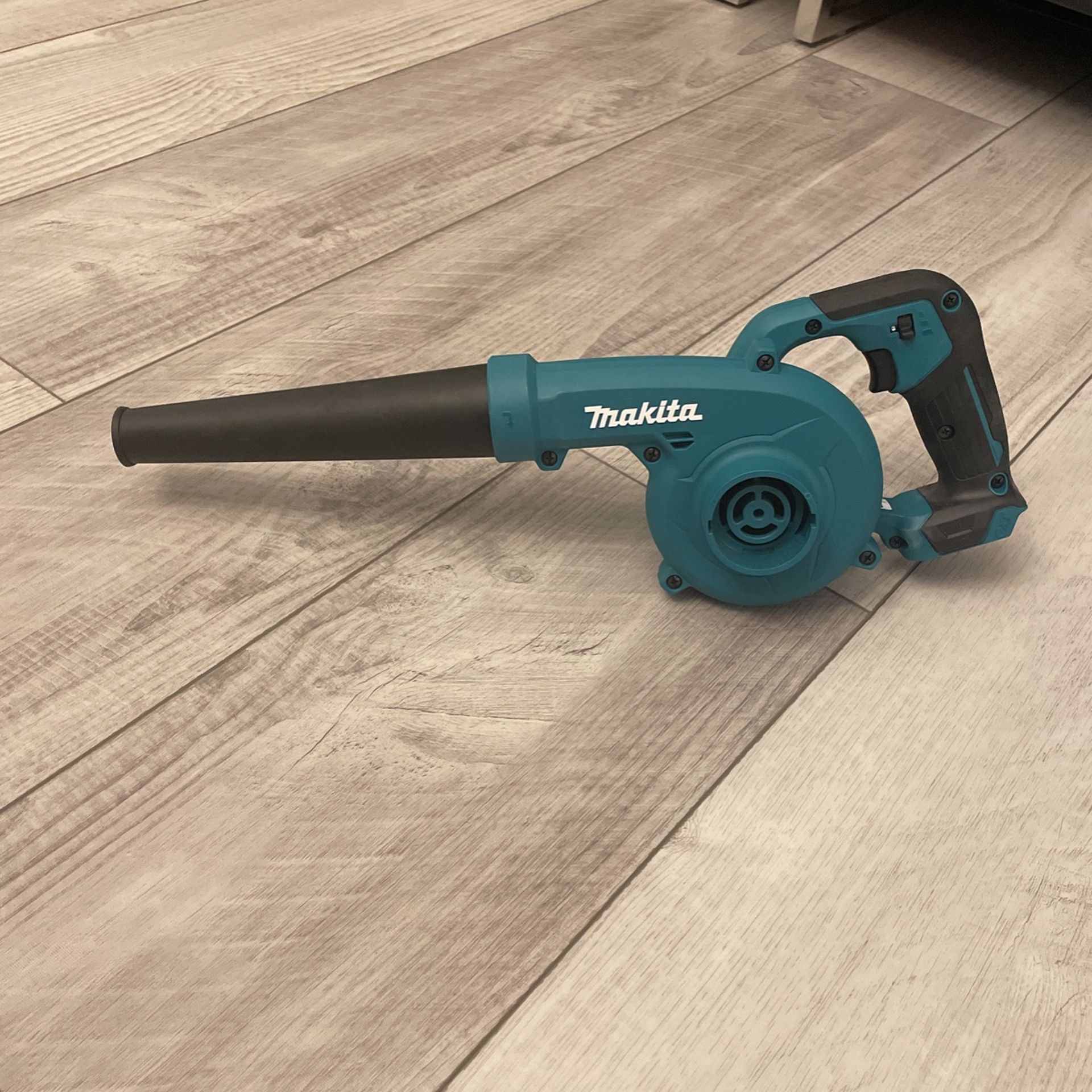 Makita Mini Blower