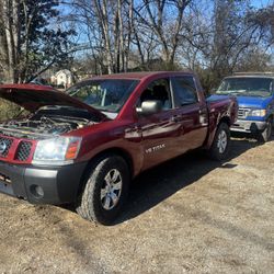 07 Nissan Titan truck