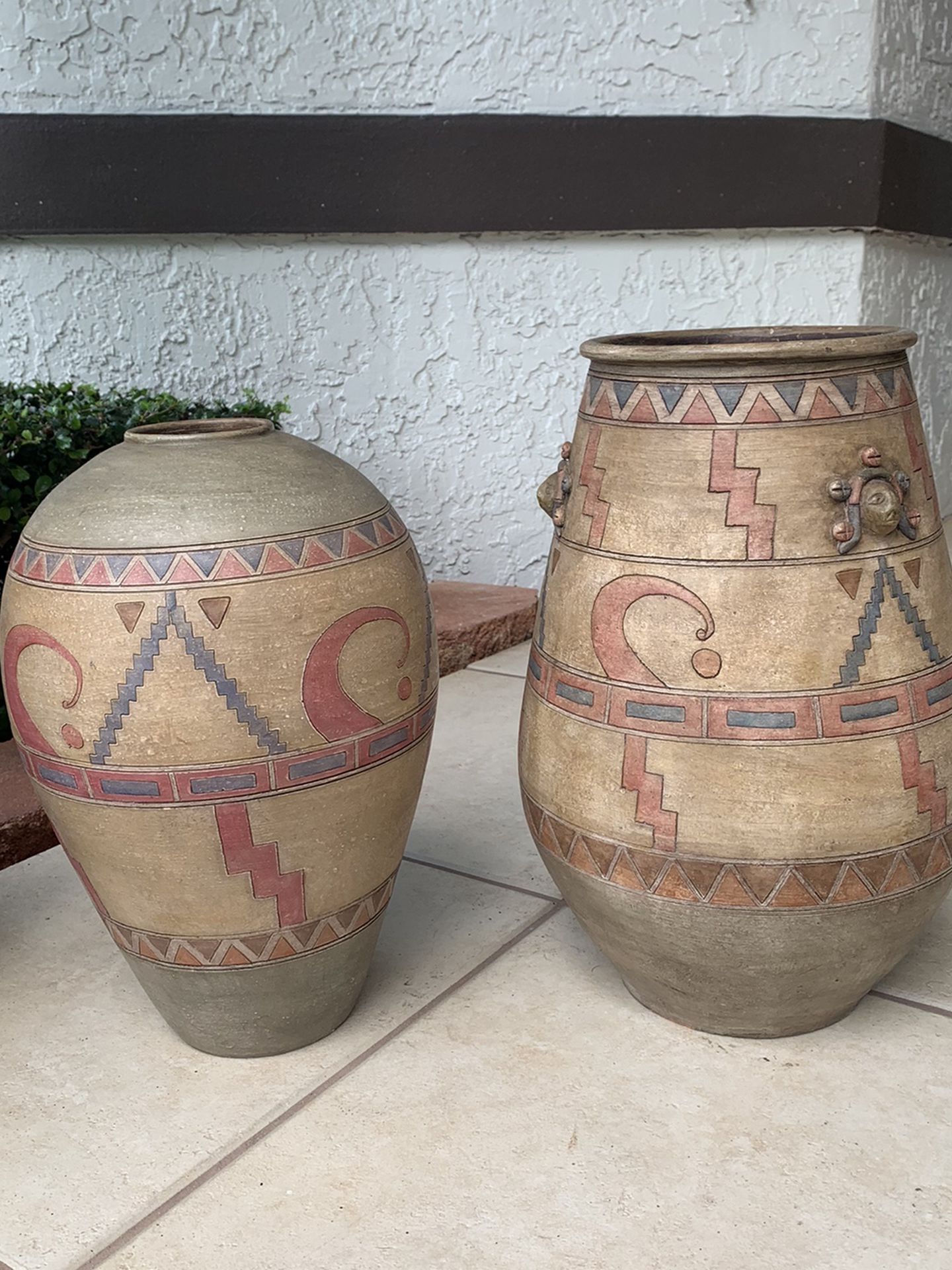 Decorative Pots 